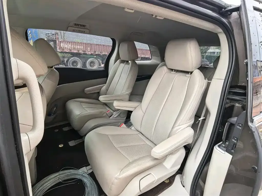 Buick GL8 2023 из CN, фото 5