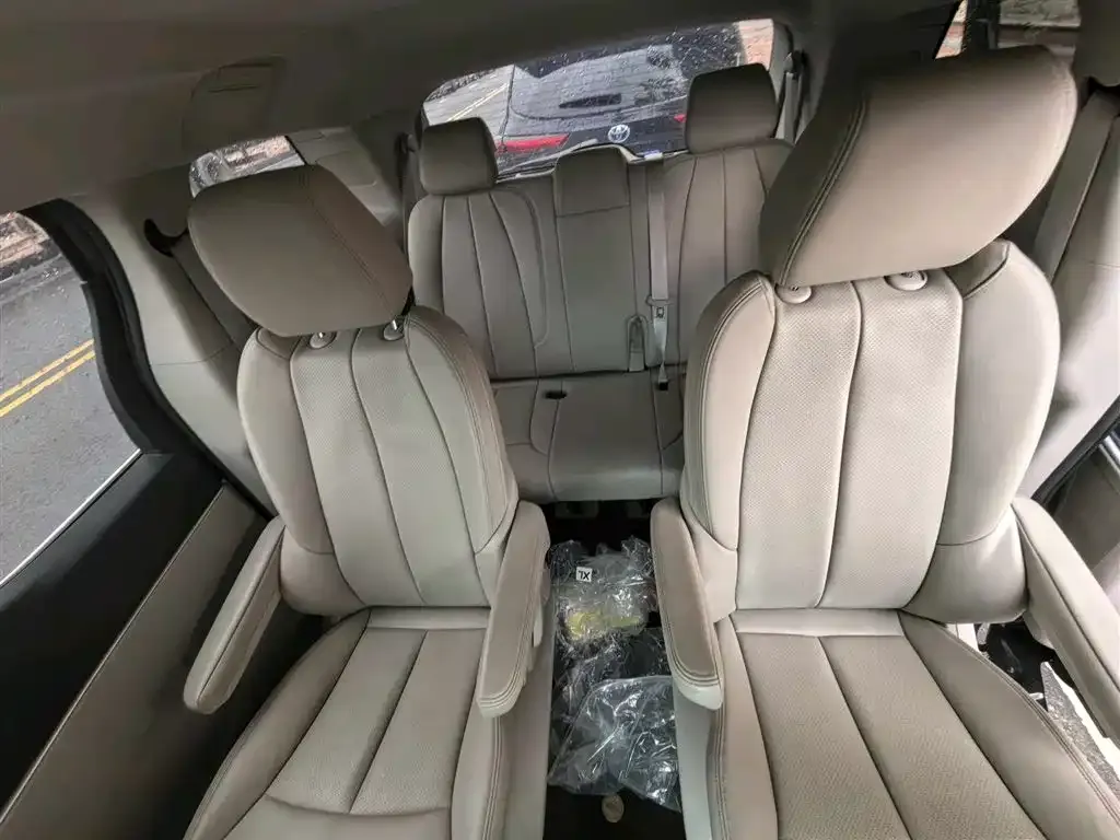 Buick GL8 2023 из CN, фото 3