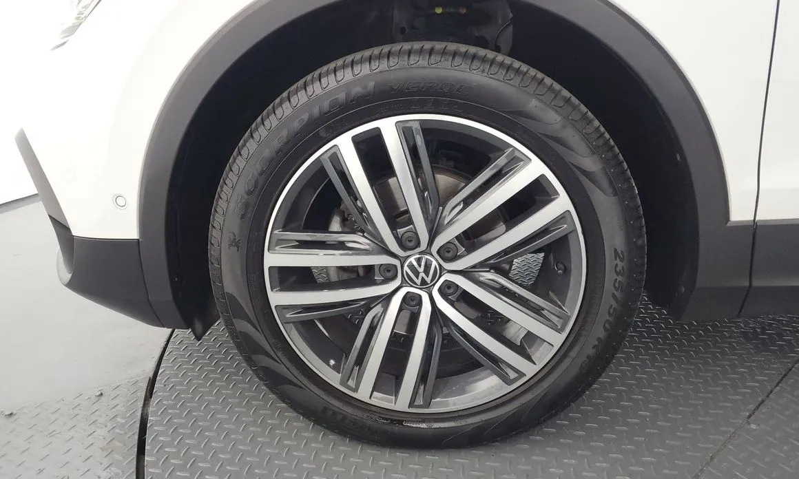 Volkswagen Tiguan — фото 7