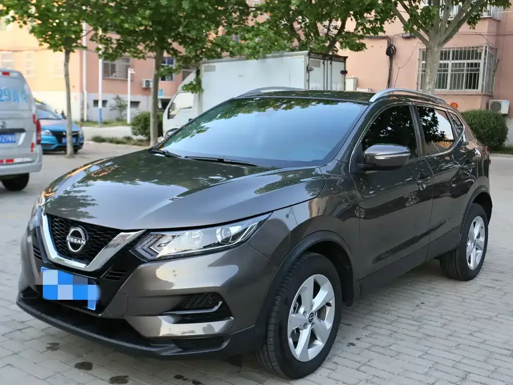 Nissan Qashqai — фото 1