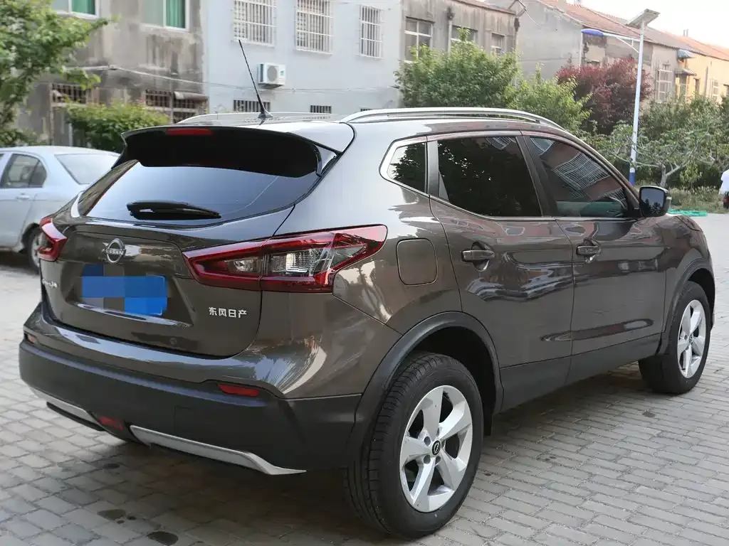 Nissan Qashqai — фото 4