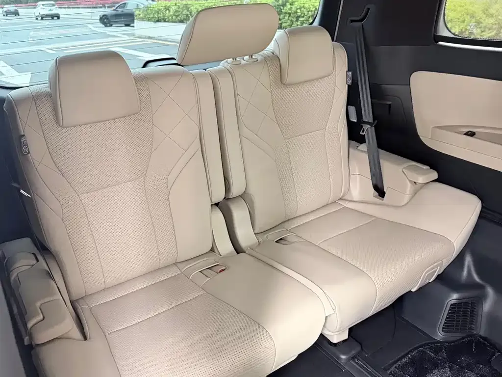 Toyota Alphard — фото 8