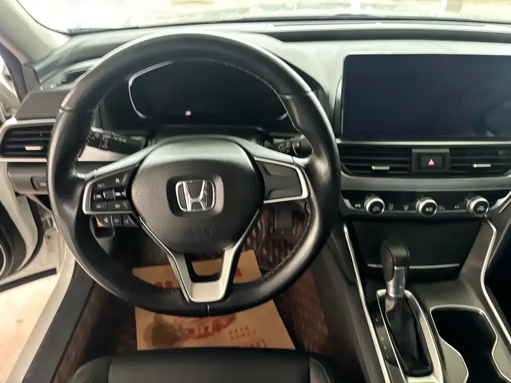 Honda Accord — фото 9