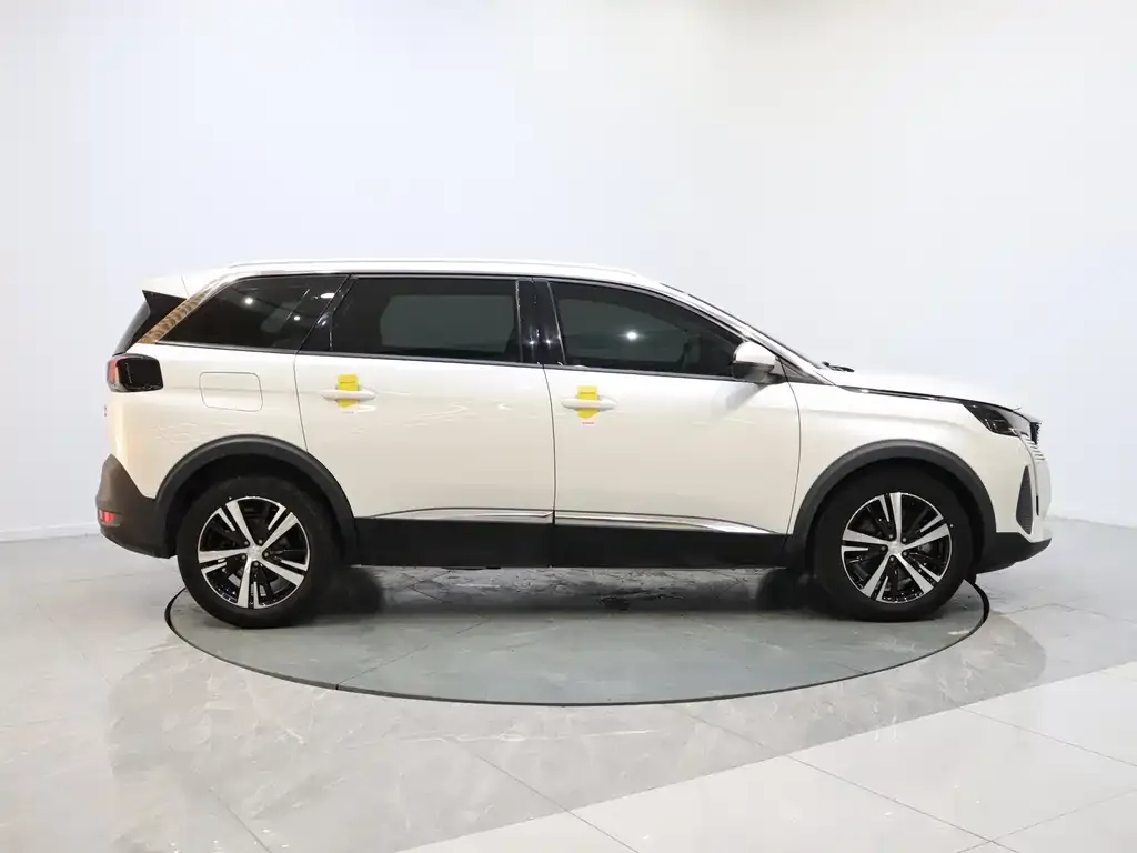 Peugeot 5008 — фото 10