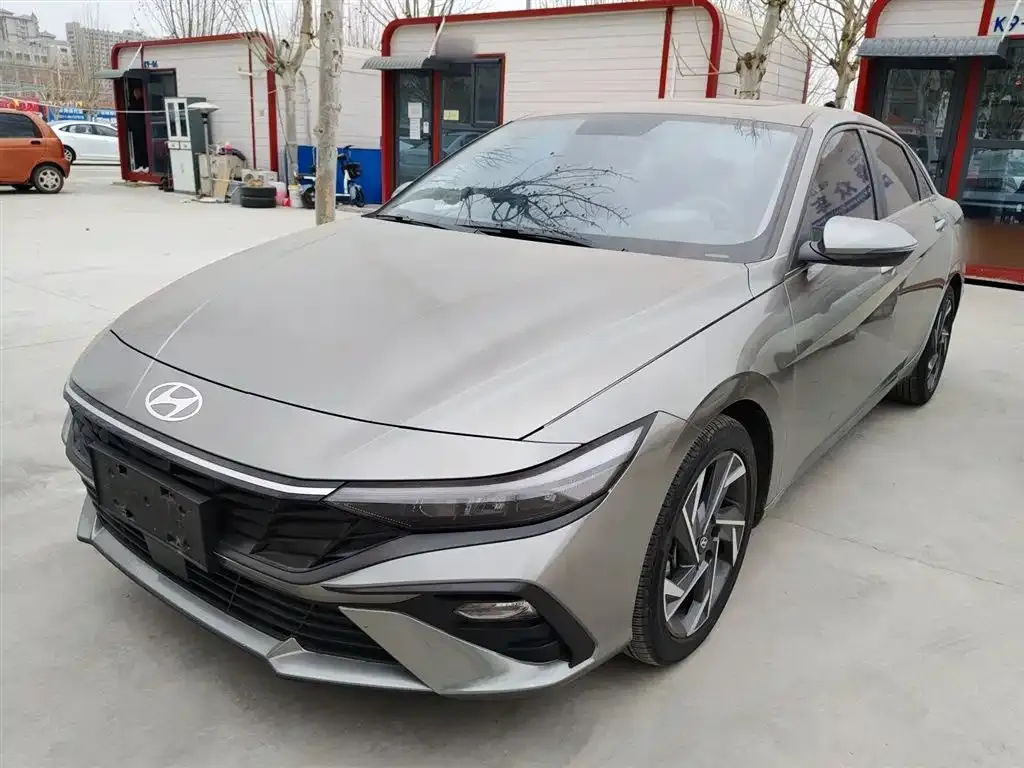 Hyundai Elantra — фото 2
