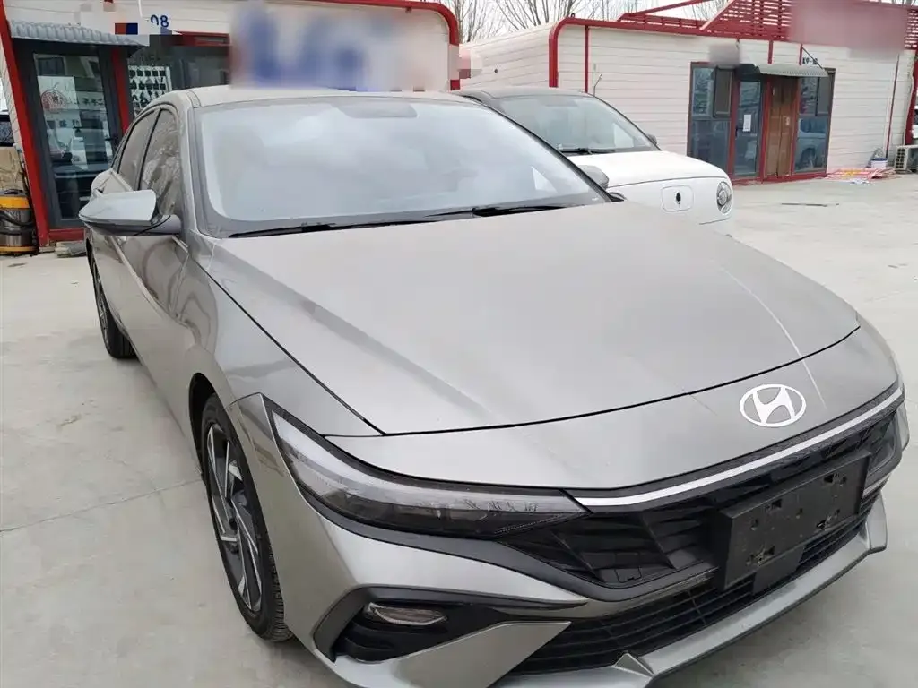 Hyundai Elantra — фото 4