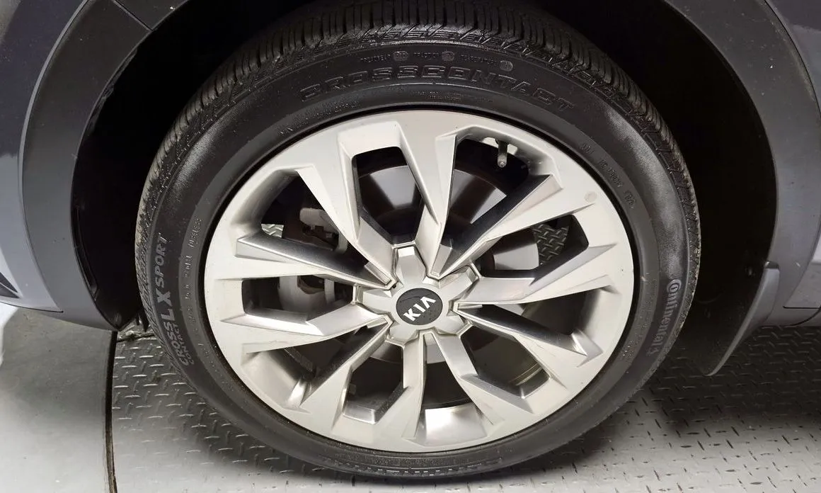 Kia Sorento — фото 8