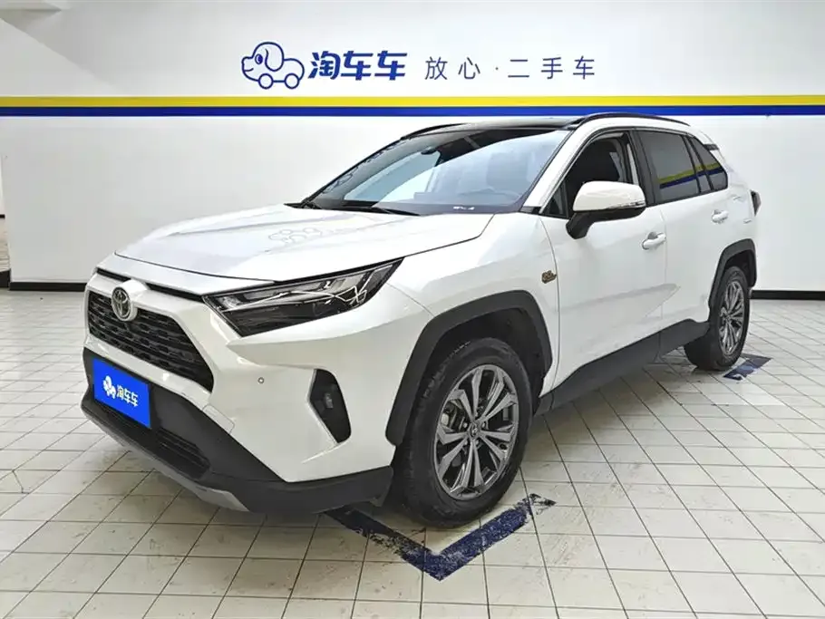 Toyota RAV4 — фото 1