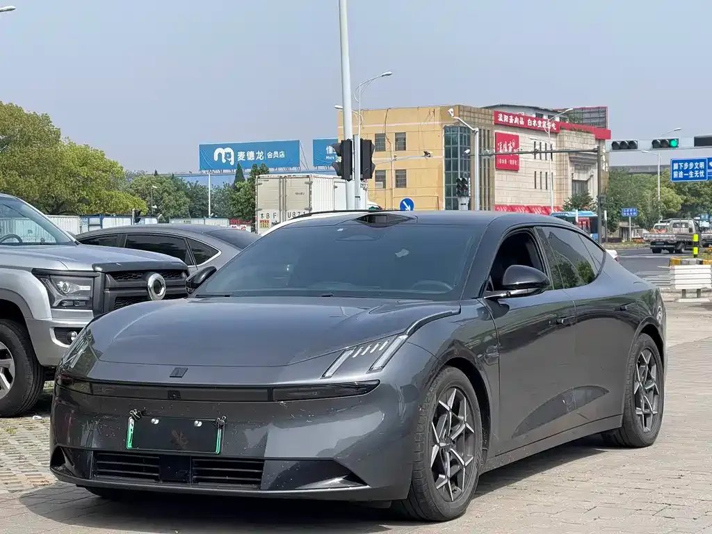Lynk & Co Z10