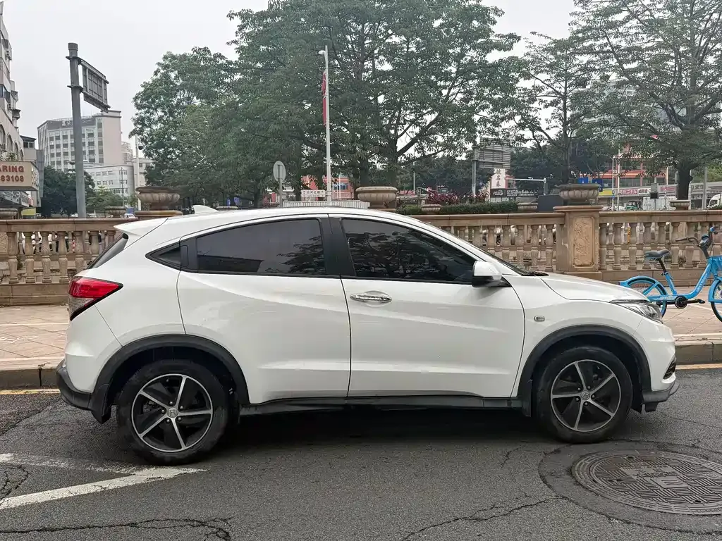 Honda Vezel 2021 из CN, фото 10