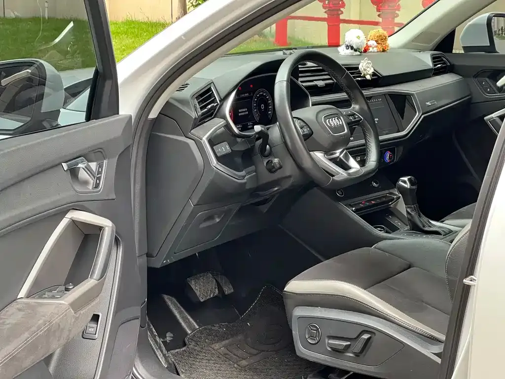 Audi Q3 — фото 10