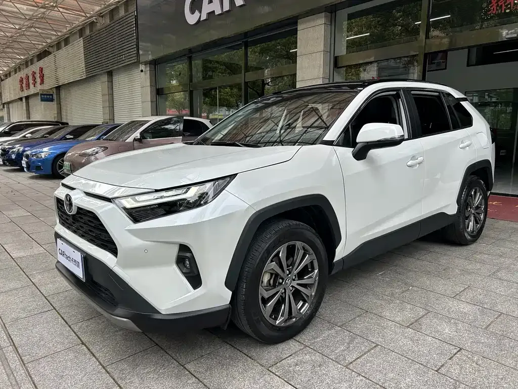 Toyota RAV4 — фото 9