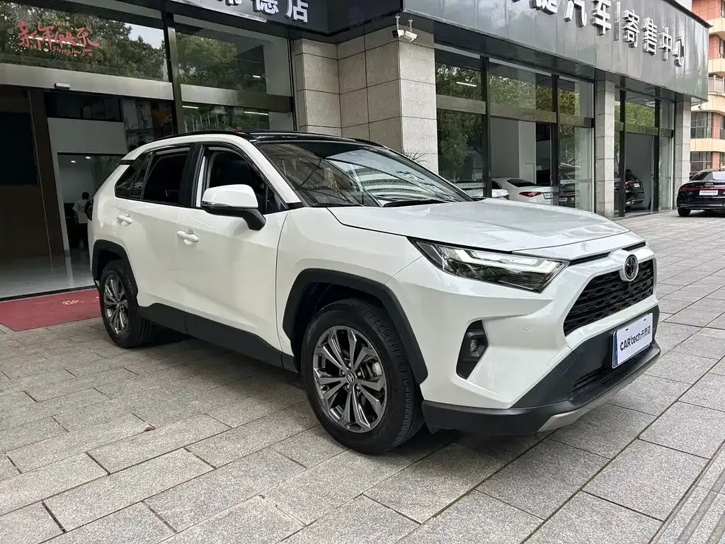 Toyota RAV4 — фото 6