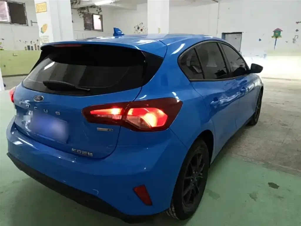 Ford Focus 2023 из CN, фото 8