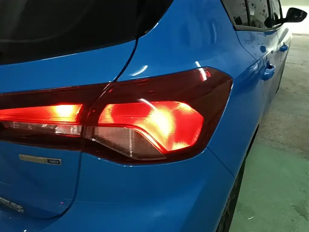 Ford Focus 2023 из CN, фото 7