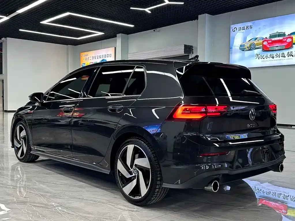 Volkswagen Golf GTI — фото 9