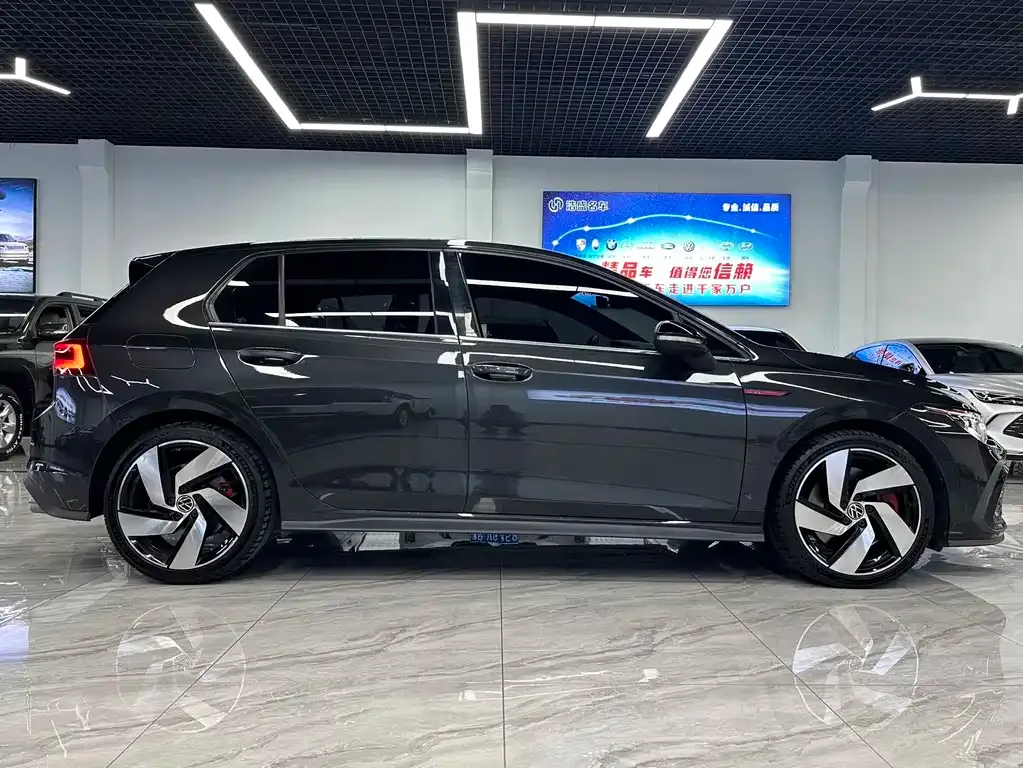 Volkswagen Golf GTI — фото 7