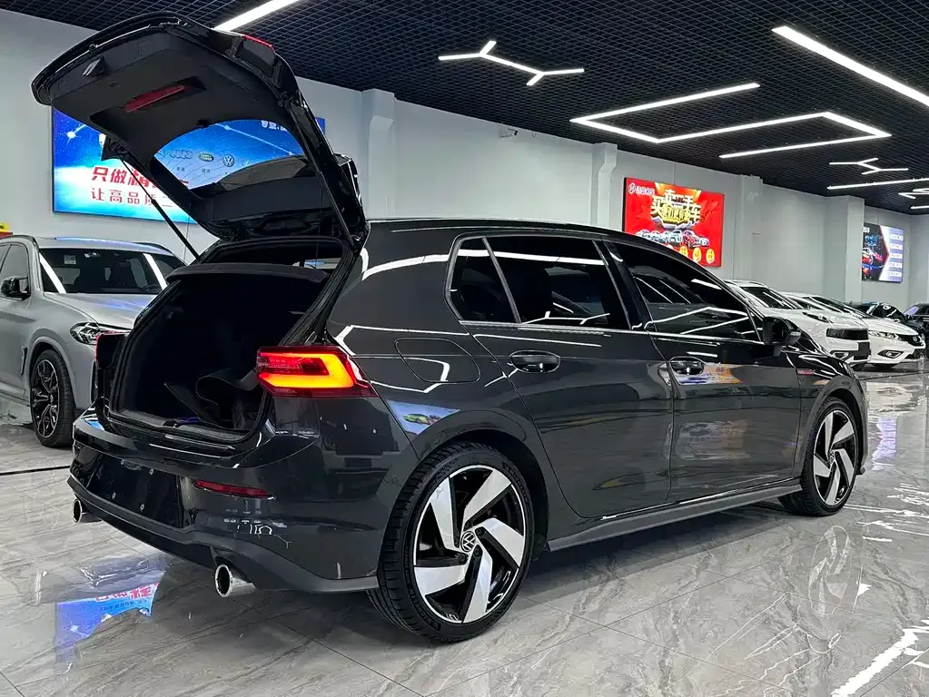 Volkswagen Golf GTI — фото 4