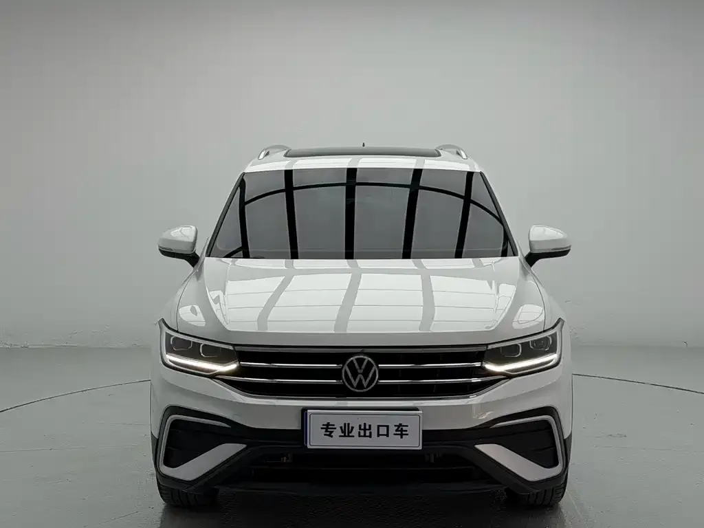 Volkswagen Tiguan L — фото 2