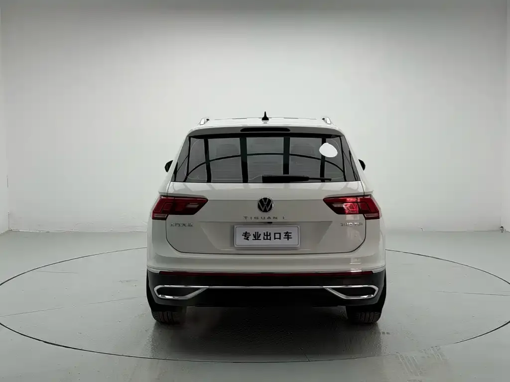 Volkswagen Tiguan L — фото 3