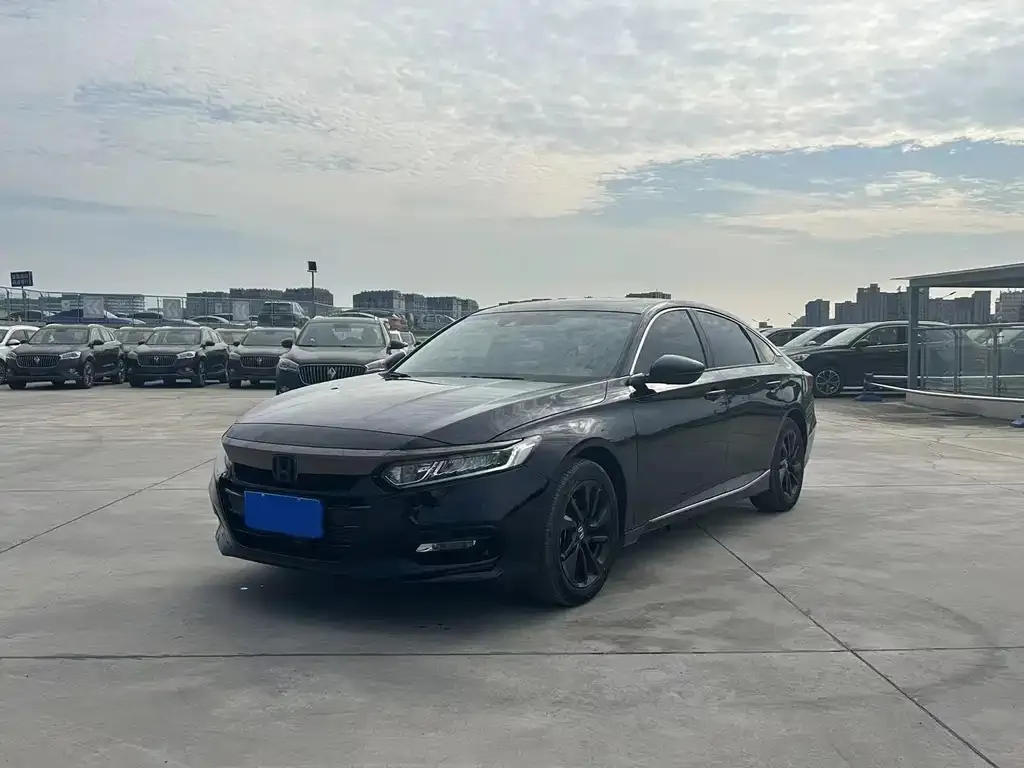 Honda Accord — фото 1