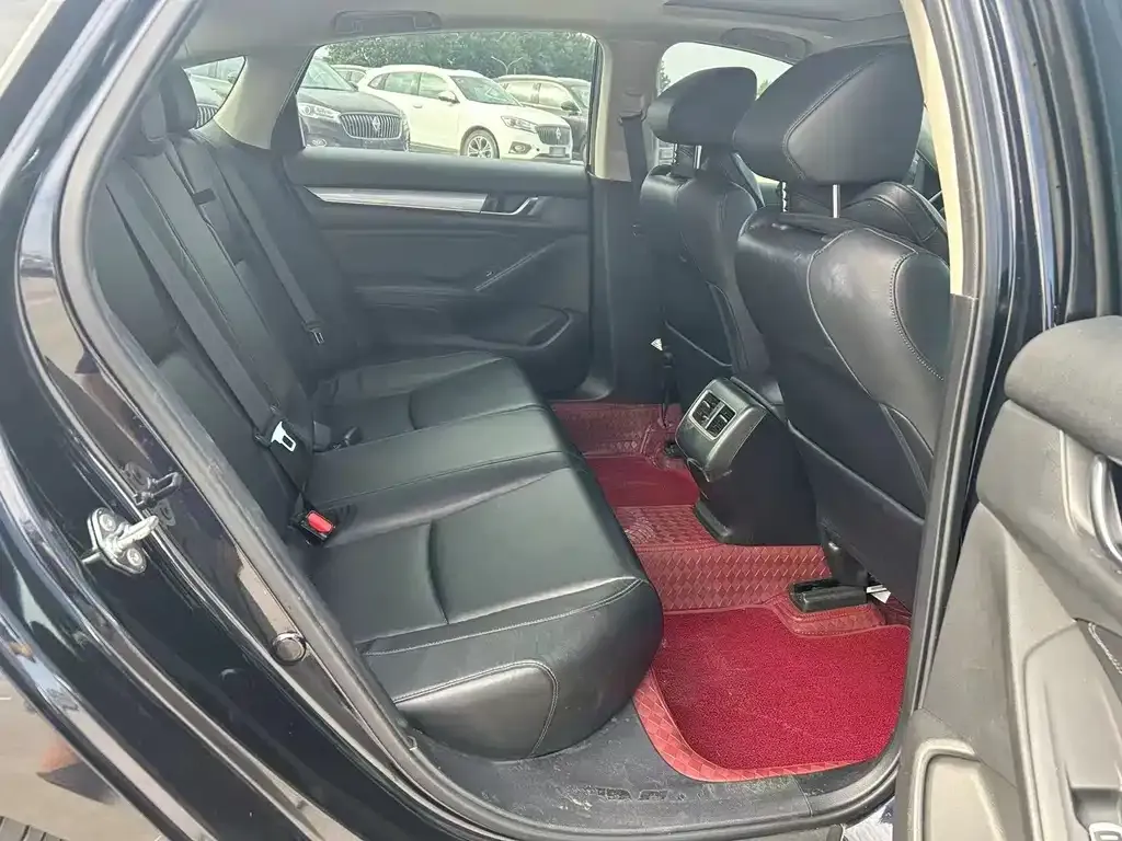 Honda Accord — фото 4
