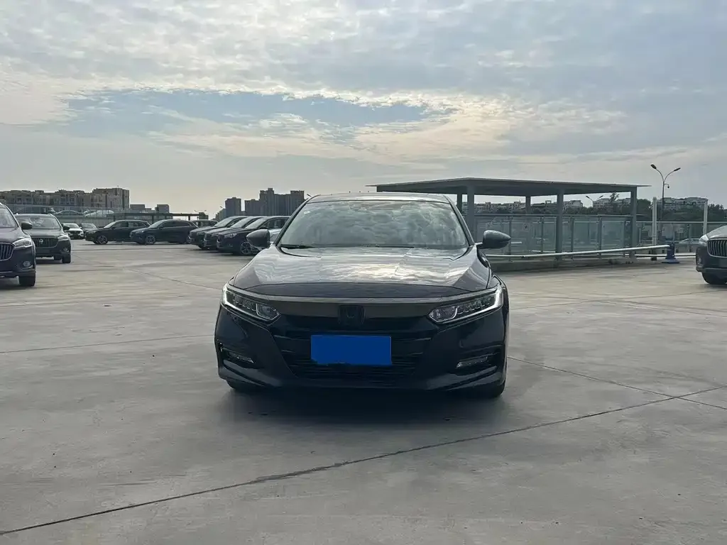 Honda Accord — фото 8