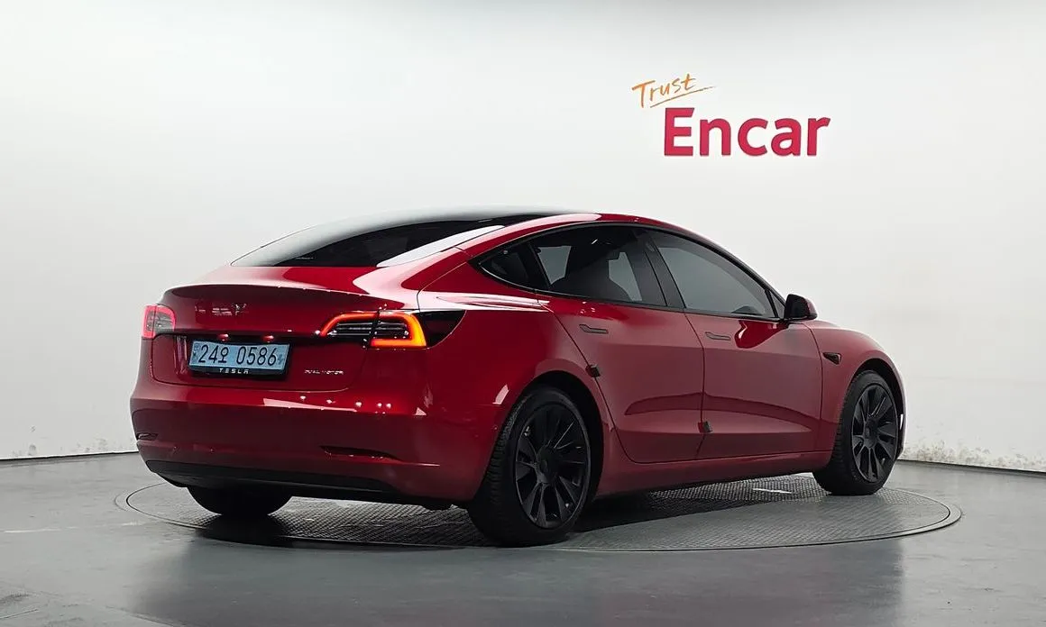 Tesla Model 3 — фото 4