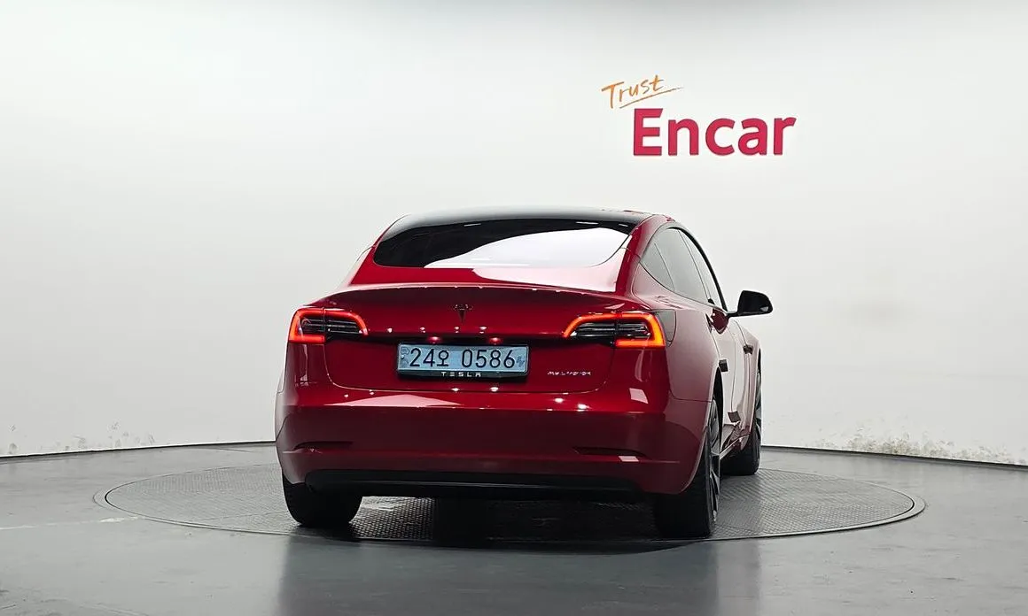 Tesla Model 3 — фото 2