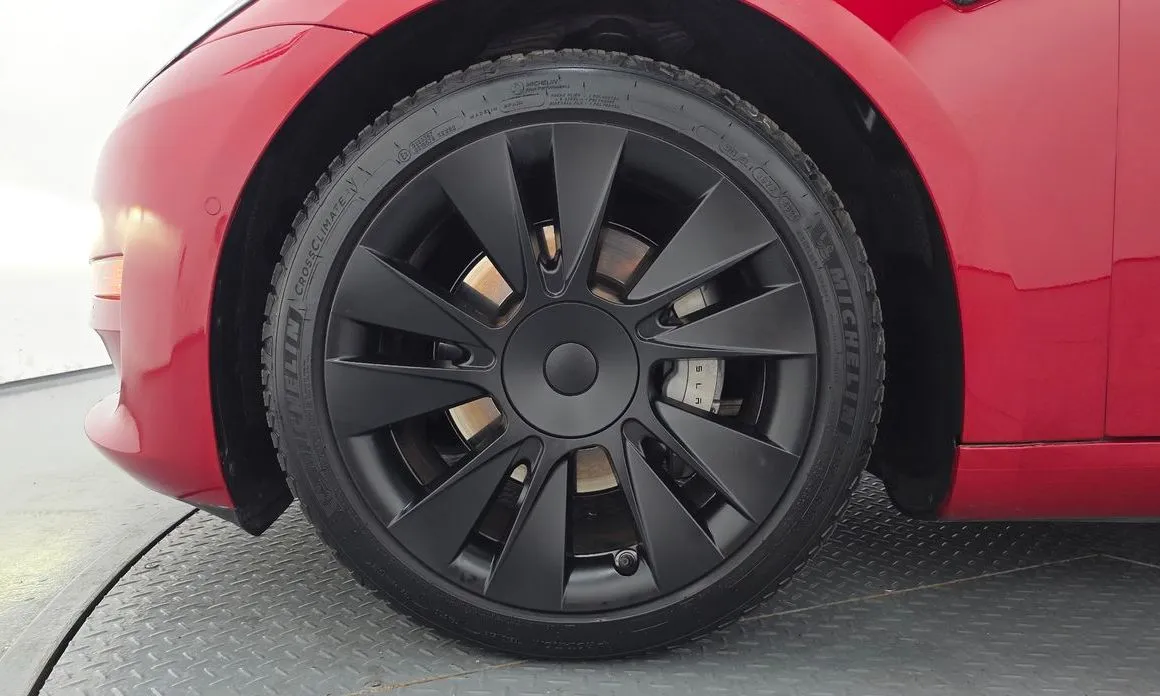 Tesla Model 3 — фото 10