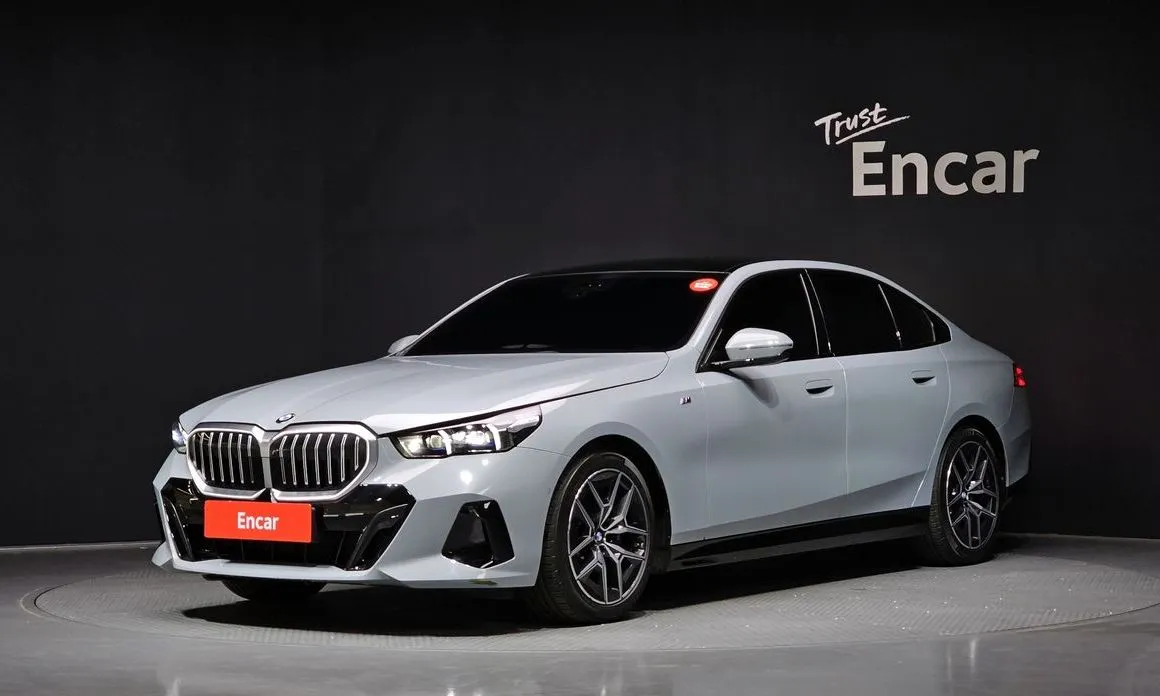BMW 5-Series — фото 1
