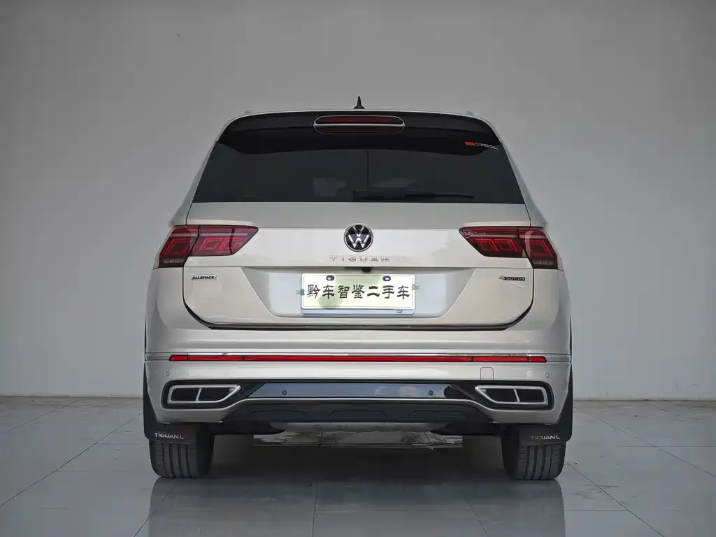 Volkswagen Tiguan L — фото 10