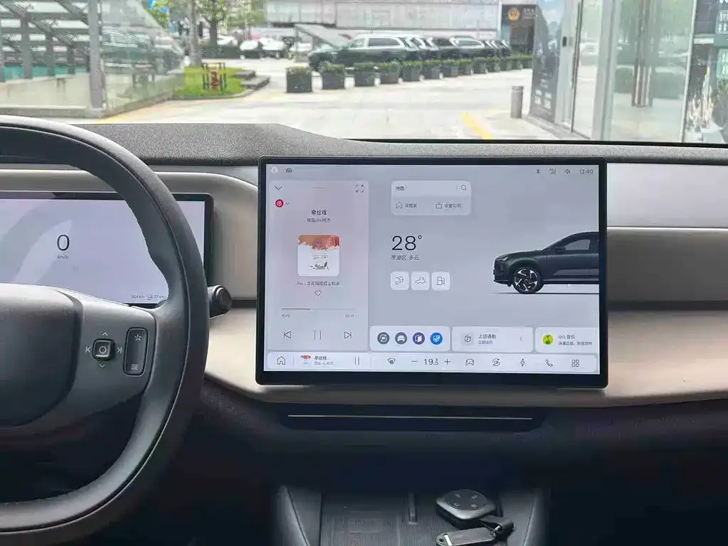 Volvo XC70 Plug-in Hybrid — фото 9