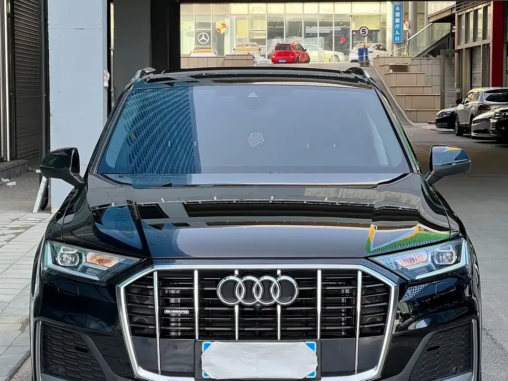 Audi Q7 2023 из CN, фото 6