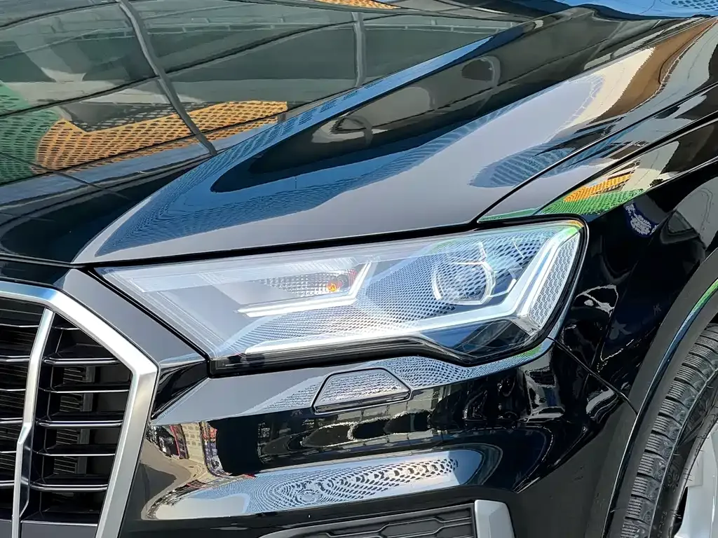 Audi Q7 2023 из CN, фото 9