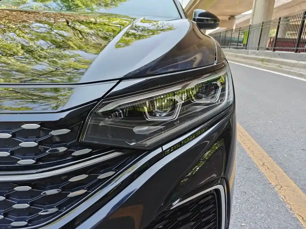 Volkswagen Passat — фото 10