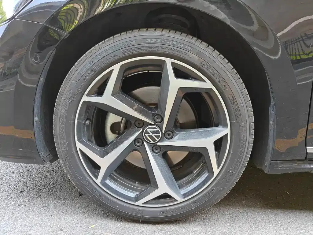 Volkswagen Passat — фото 4