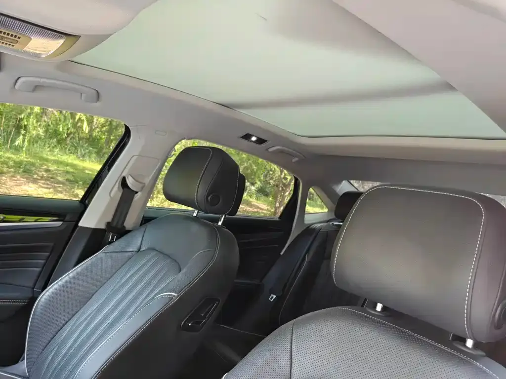 Volkswagen Passat — фото 3