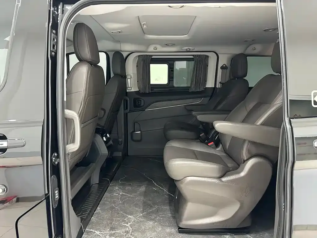Ford Tourneo 2023 из CN, фото 6