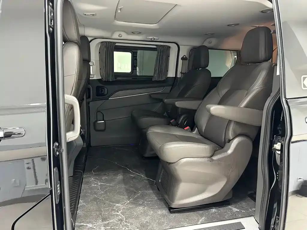 Ford Tourneo 2023 из CN, фото 5