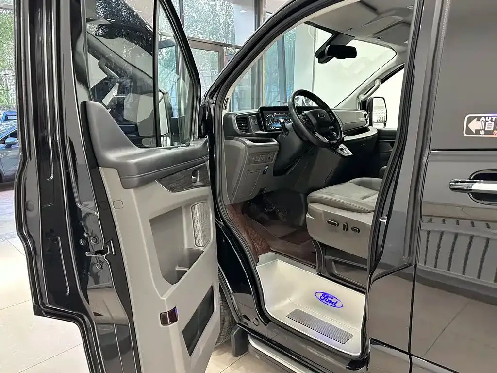 Ford Tourneo 2023 из CN, фото 10