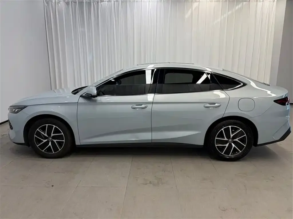 BYD Qin L — фото 10