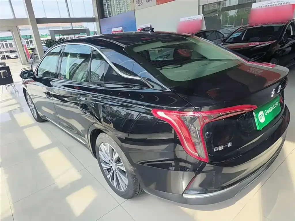 Hongqi E-QM5 — фото 3