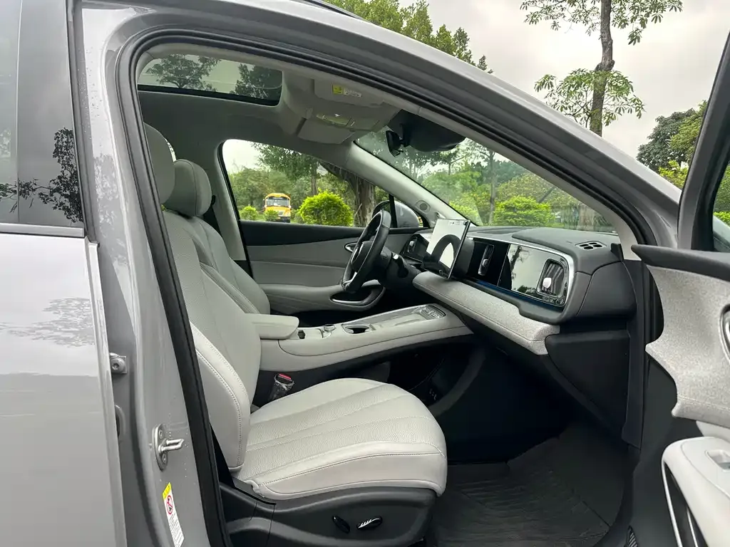 BYD Hiace 05 EV — фото 10