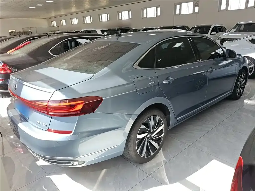 Volkswagen Passat — фото 8