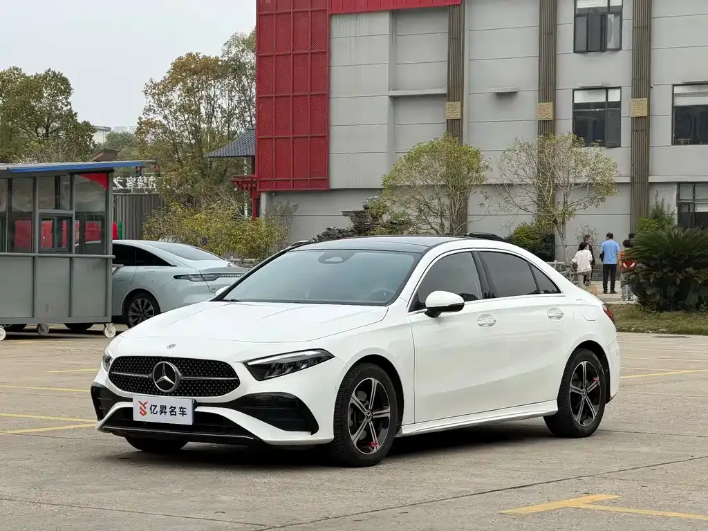 Mercedes-Benz A-Class — фото 1