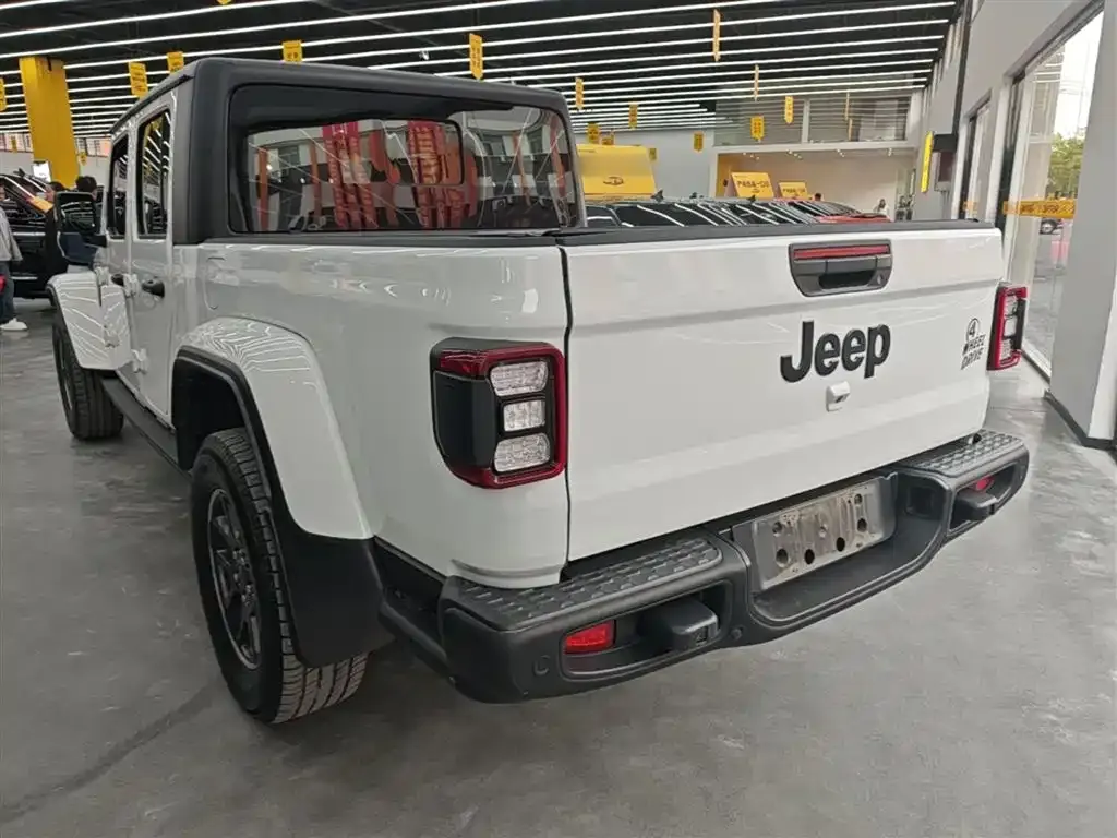 Jeep Gladiator 2023 из CN, фото 9