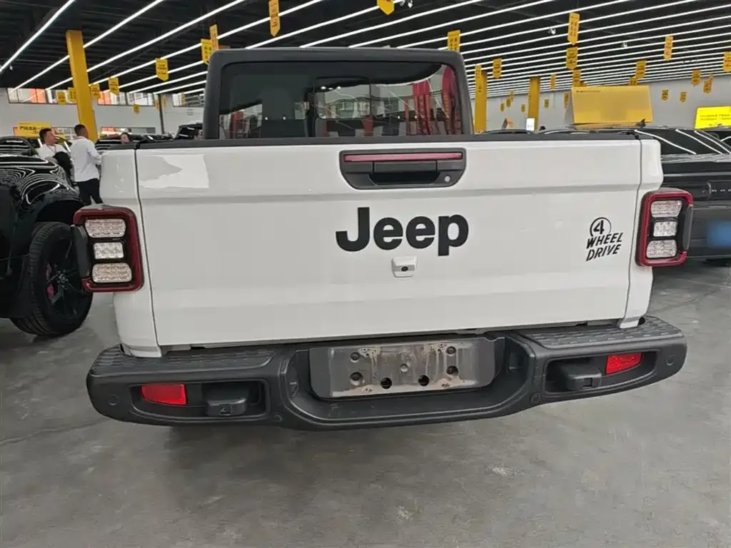 Jeep Gladiator 2023 из CN, фото 10