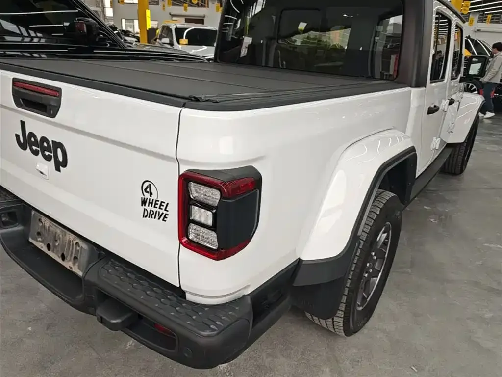Jeep Gladiator 2023 из CN, фото 7