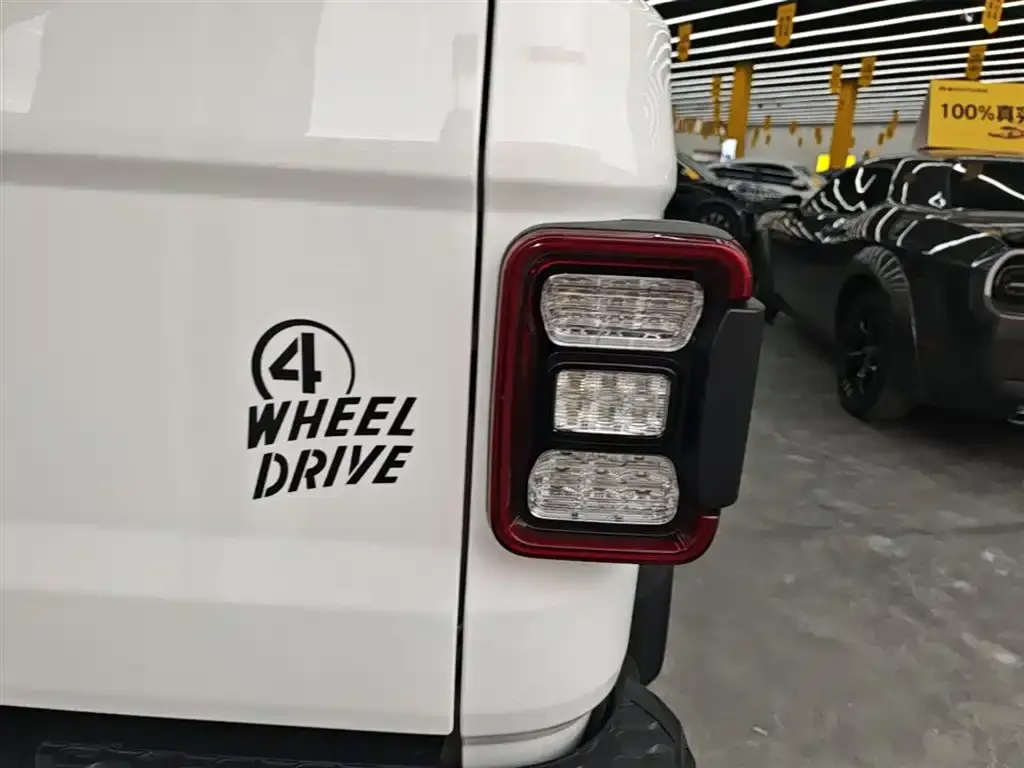 Jeep Gladiator 2023 из CN, фото 8
